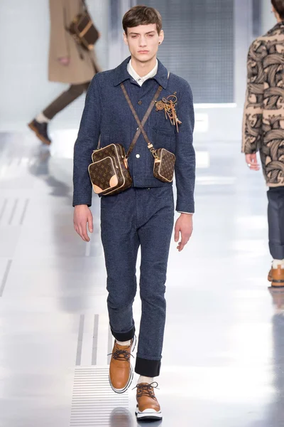 Look 7
